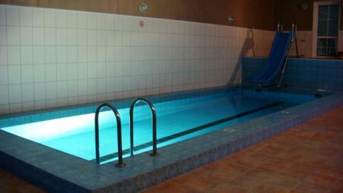 Hostal Urusel Guesthouse