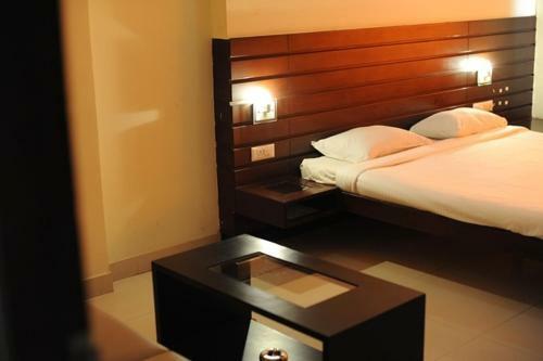 Hotel Vandematharam