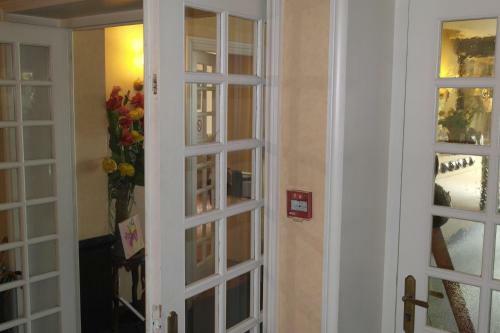 Hotel H�tel Restaurant Des Lys