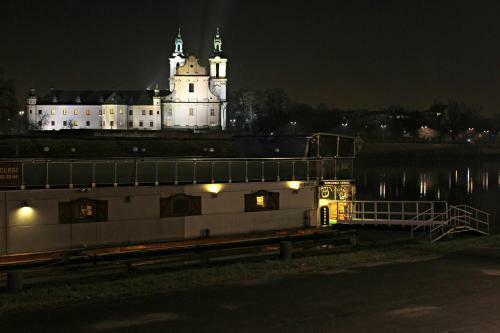 Hostel On The River Marta