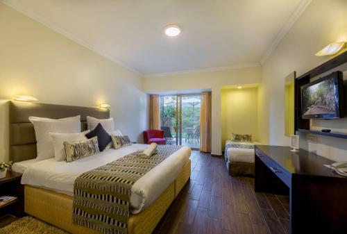 C Hotel Neve Ilan