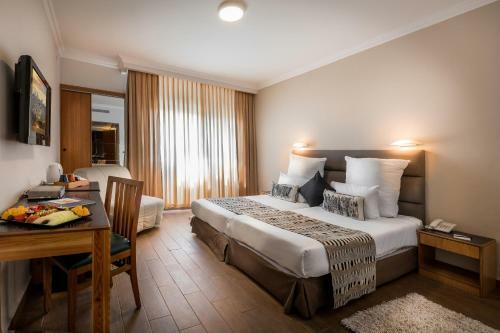 C Hotel Neve Ilan