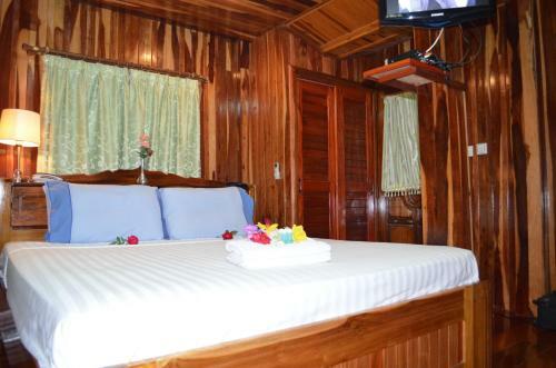 Home Stay Stc Bed And Breakfast
