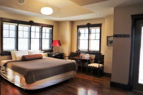 Hostal Westmount River Inn