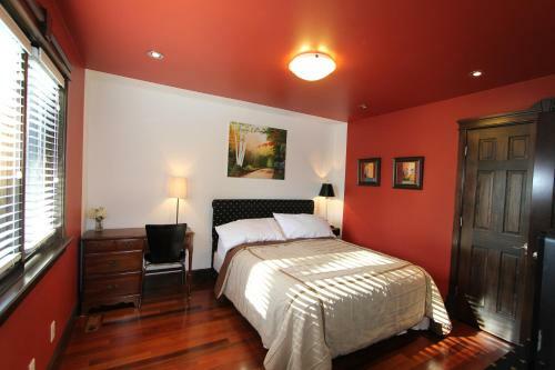 Hostal Westmount River Inn