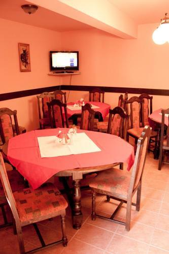 Hostal Pension Vlad Home