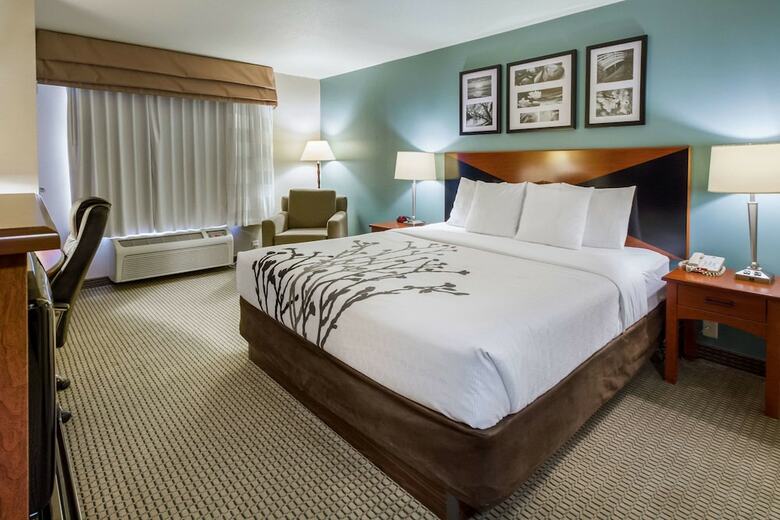 Hotel Sleep Inn & Suites