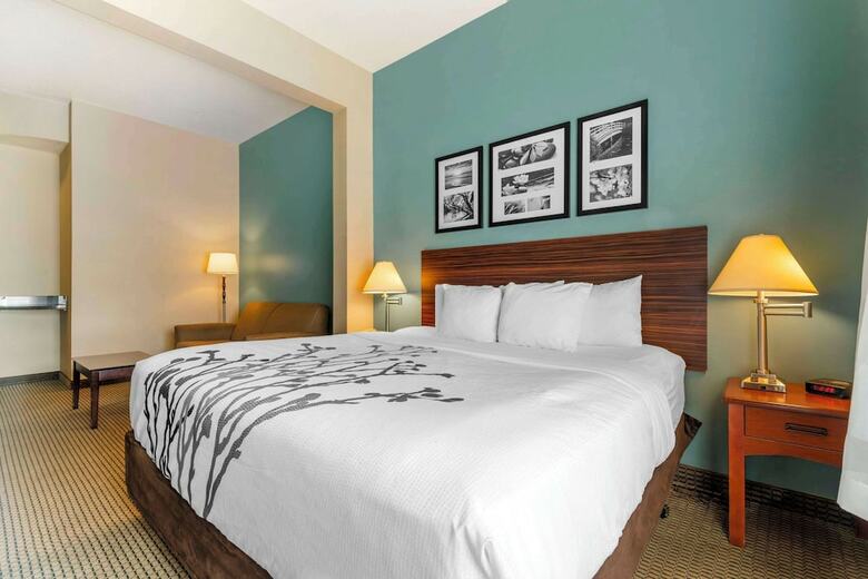 Hotel Sleep Inn & Suites