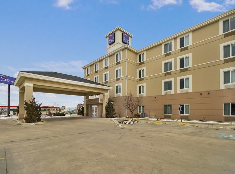 Hotel Sleep Inn & Suites
