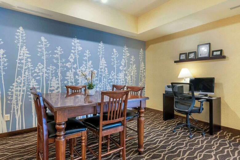 Hotel Sleep Inn & Suites