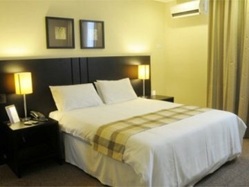 Roochelle Corporate Hotel