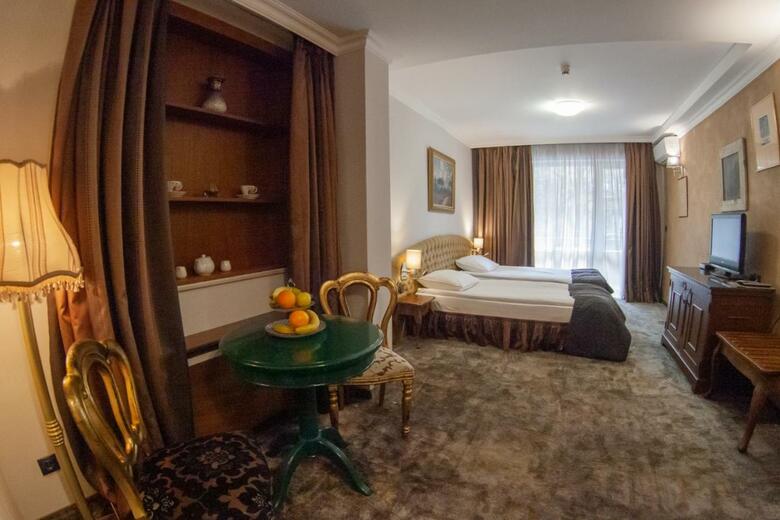 Hotel Meg-lozenetz