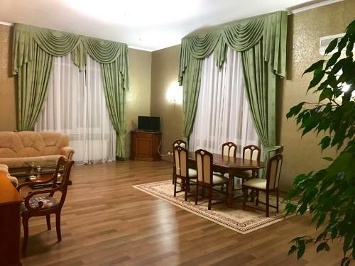 Alexandrovskiy Hotel