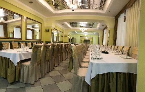 Alexandrovskiy Hotel