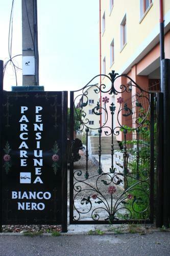 Bed & Breakfast Pensiunea Bianco Nero