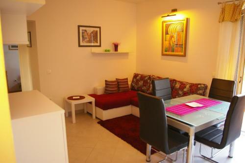 Hostal Dobrila Guesthouse