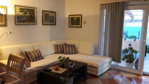 Hostal Dobrila Guesthouse
