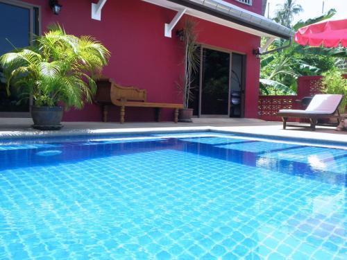 Hostal Samui Pink House