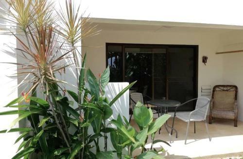 Hostal Samui Pink House