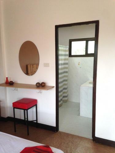 Hostal Samui Pink House