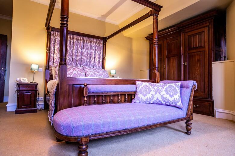 Agroturismo Dalmunzie Castle Hotel
