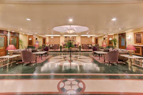 Quality Hotel D V Manor