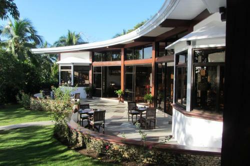 Hotel Padre Burgos Castle Resort