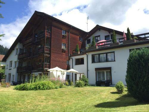 Bellaval Hotel & Restaurant