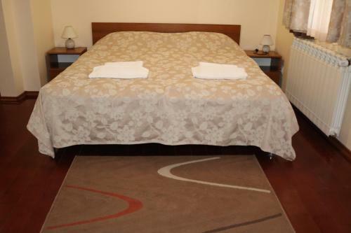 Hostal Dyulgerite Complex