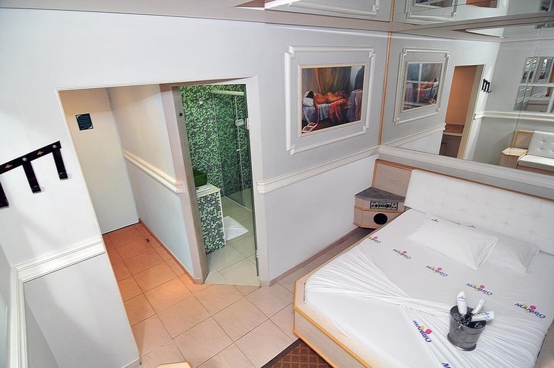 Motel Mambo - Adults Only