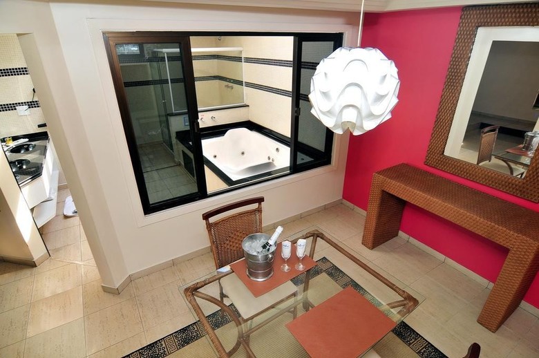Motel Mambo - Adults Only