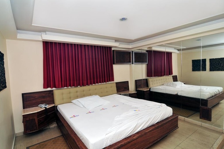 Motel Mambo - Adults Only
