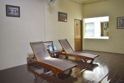 Hostal Thaweesuk Hotel