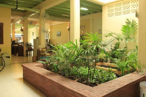 Hostal Thaweesuk Hotel