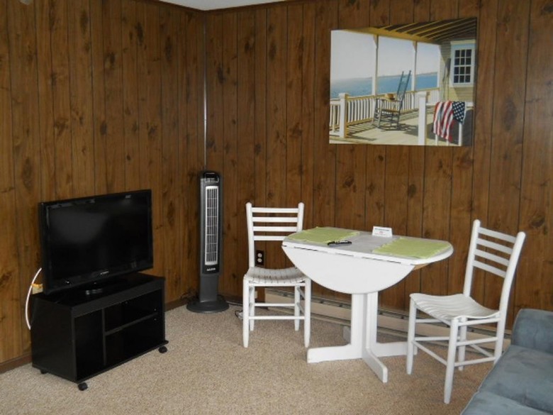 Driftwood Efficiency Motel