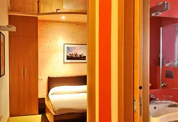 Hostal Valdonica Winery & Vineyard Residence