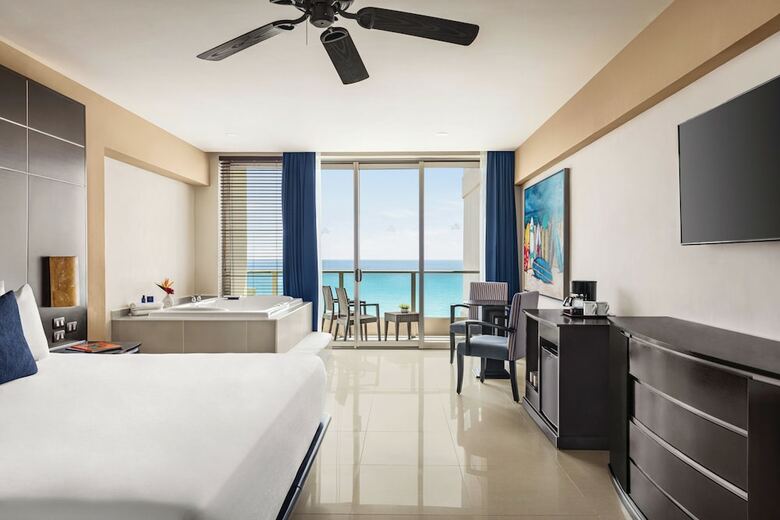 Hotel Seadust Cancun Family Resort