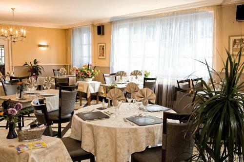 Hotel Logis H�tel Du Pont Neuf