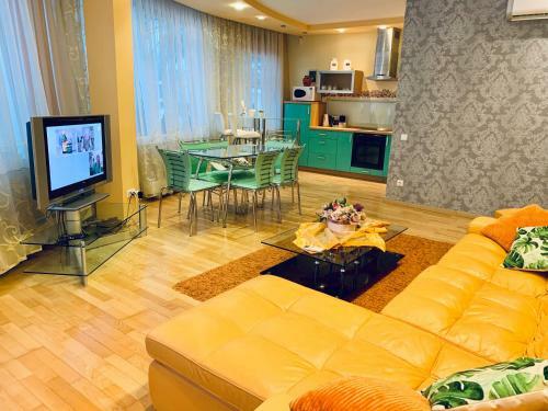 Arunes Apartments