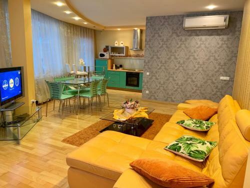Arunes Apartments