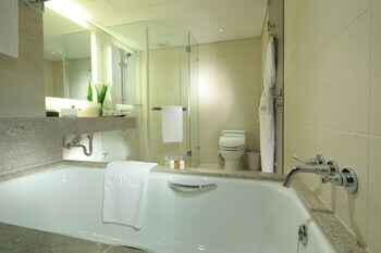 Park Taipei Hotel