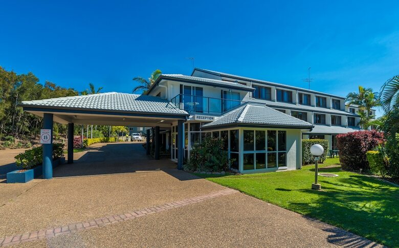 Hotel Rosslyn Bay Resort