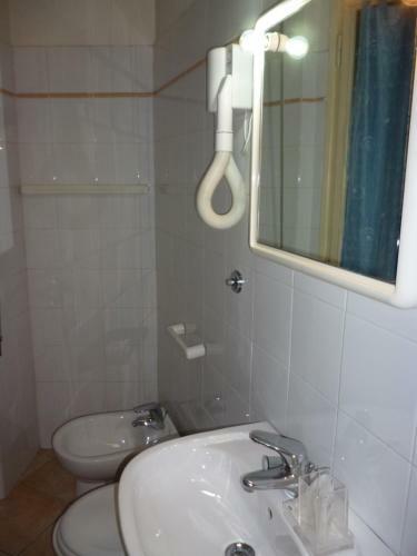 Hostal Eurotravel Bed And Car