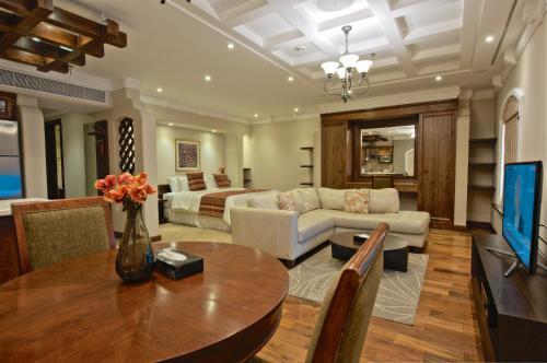 Al Rawasi Hotel Suites