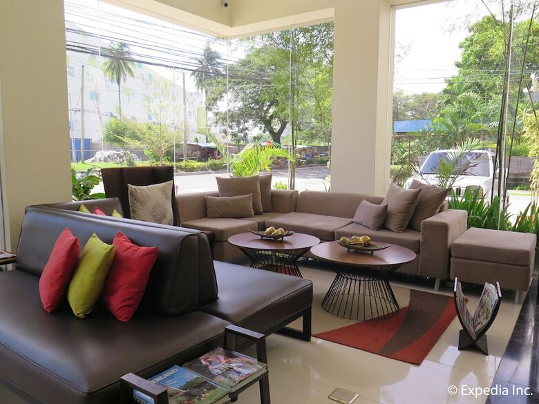 Hotel Home Crest Residences