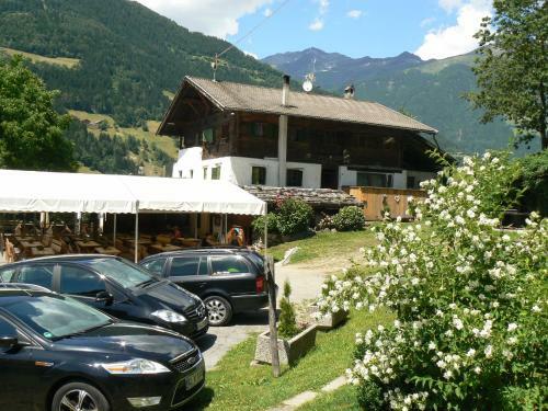 Hostal Pension Gasthof Haselstaude