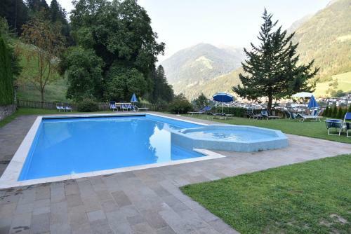Hostal Pension Gasthof Haselstaude