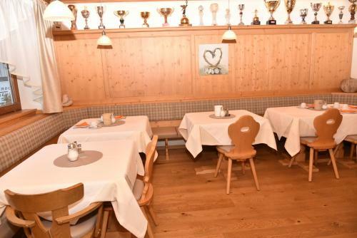 Hostal Pension Gasthof Haselstaude