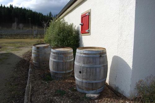 Judge Rock Exclusive Vineyard Cottage Accommodation