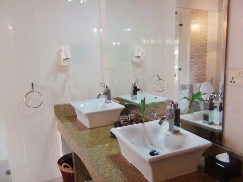 Hotel Nataya Round House Coral Bay Resort